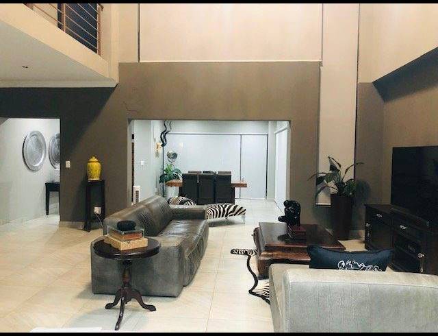 4 BEDROOM HOUSE FOR SALE IN COPPERLEAF ESTATE